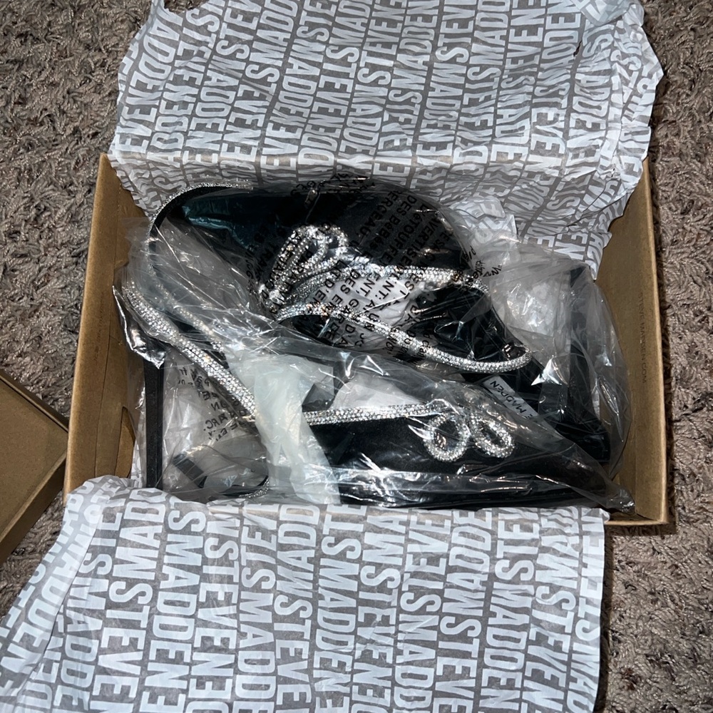 NWT! Steve Madden Black Heels